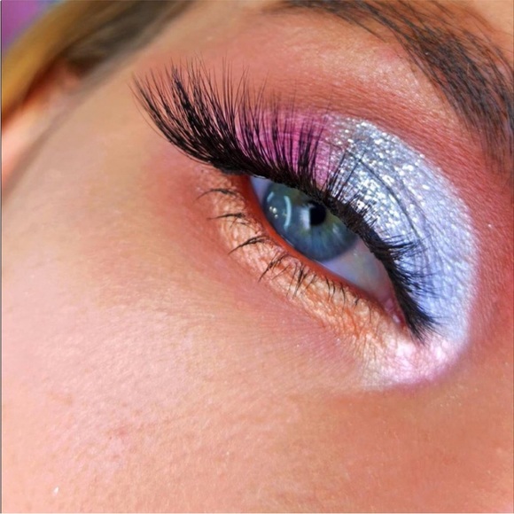 Friends Central Perk Coffee Lip Balms & Phoebe 9 Color Eyeshadow Palette - Picture 4 of 7